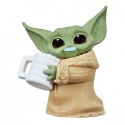 CHILD BABY YODA CON TAZA